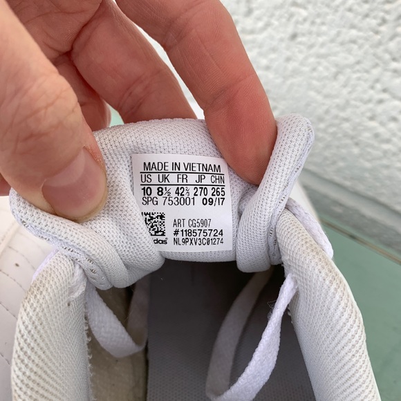 Adidas Sneakers- Black stripes - Picture 9 of 9